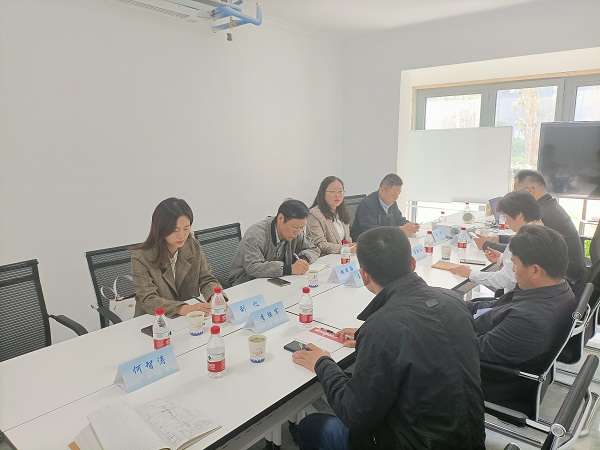 河南省建筑業(yè)協(xié)會(huì)秘書長(zhǎng)胡成海一行蒞臨守拙園項(xiàng)目調(diào)研指導(dǎo)工作